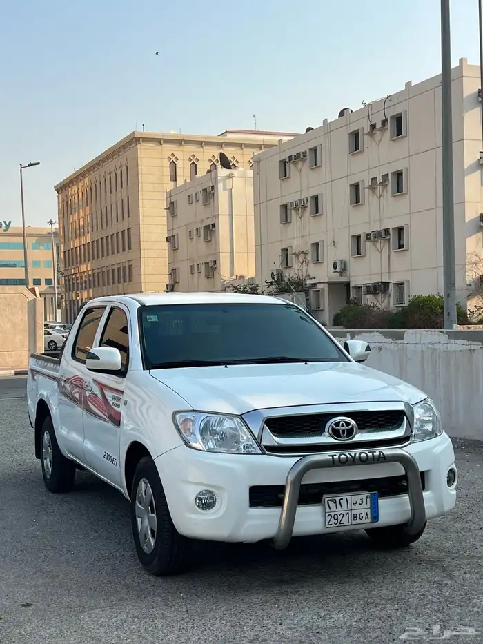 تويوتا هايلوكس موديل 2010 GLX 2