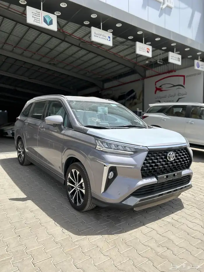 تويوتا فيلوز GLX فل كامل 2025 بنزين رصاصي 70750شامل الضريبة 1