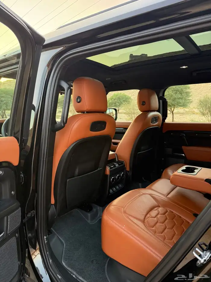 ديفندر 2020 V6 18