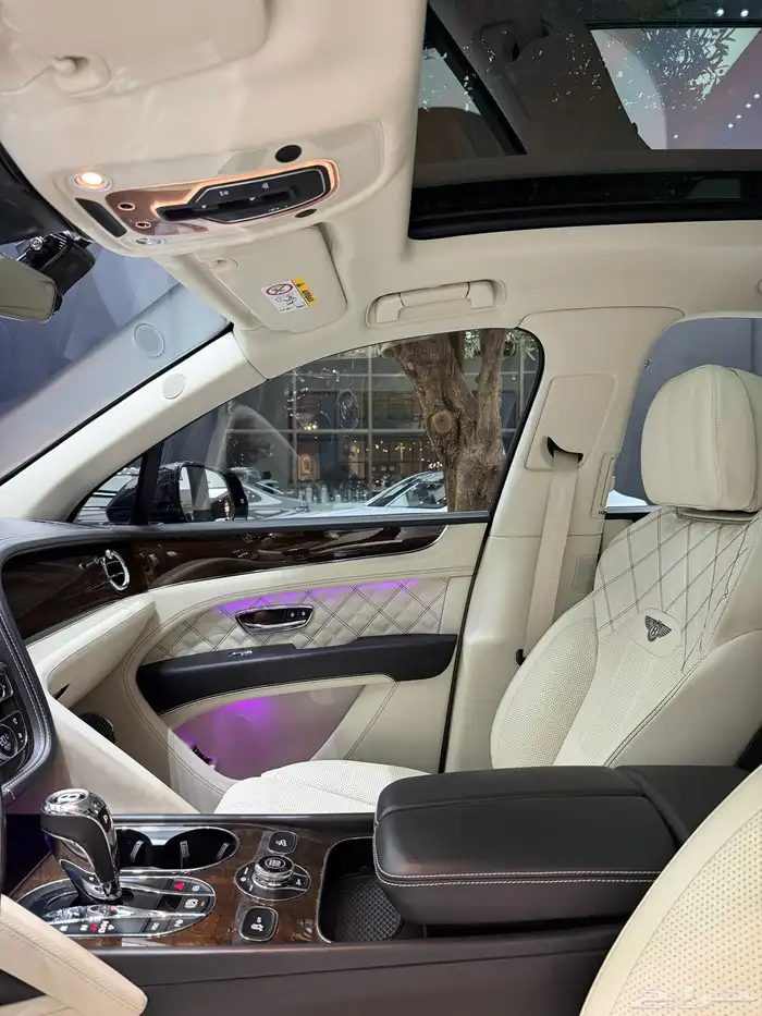 بنتلي بنتياقا 2021 عداد 54 الف بحالة الوكالة 10