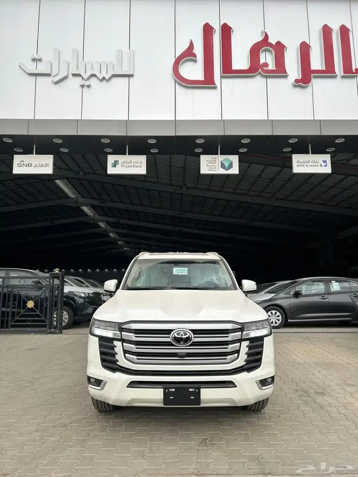 تويوتا  لاندكروزر GXR-3 بنزين 2025 ابيض 300150 شامل الضريبة 0
