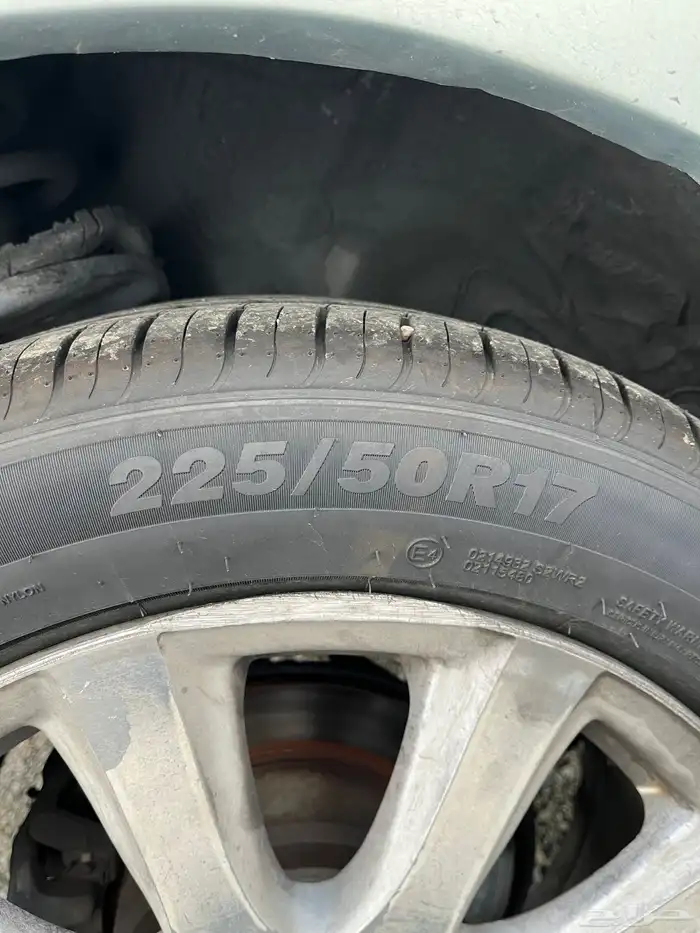 جنوط وكفرات تركب على كامري من مديل 98 الى 2002 مقاس 17 0