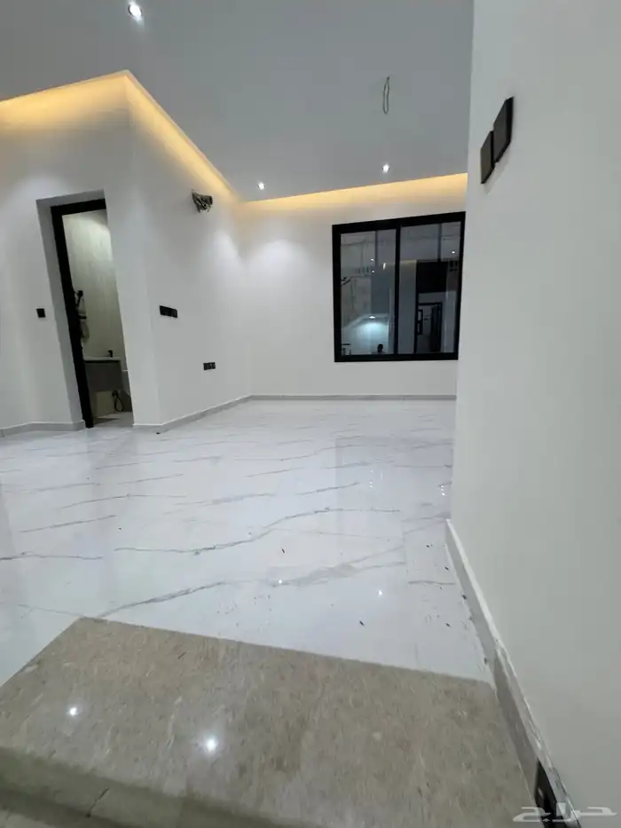 للبيع فيلا حي العزيزيه الخبر مساحه 480 م 20