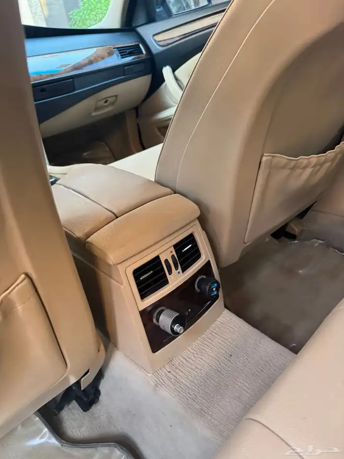 سيارة BMW 523i الفئة الخامسة موديل 2008 5