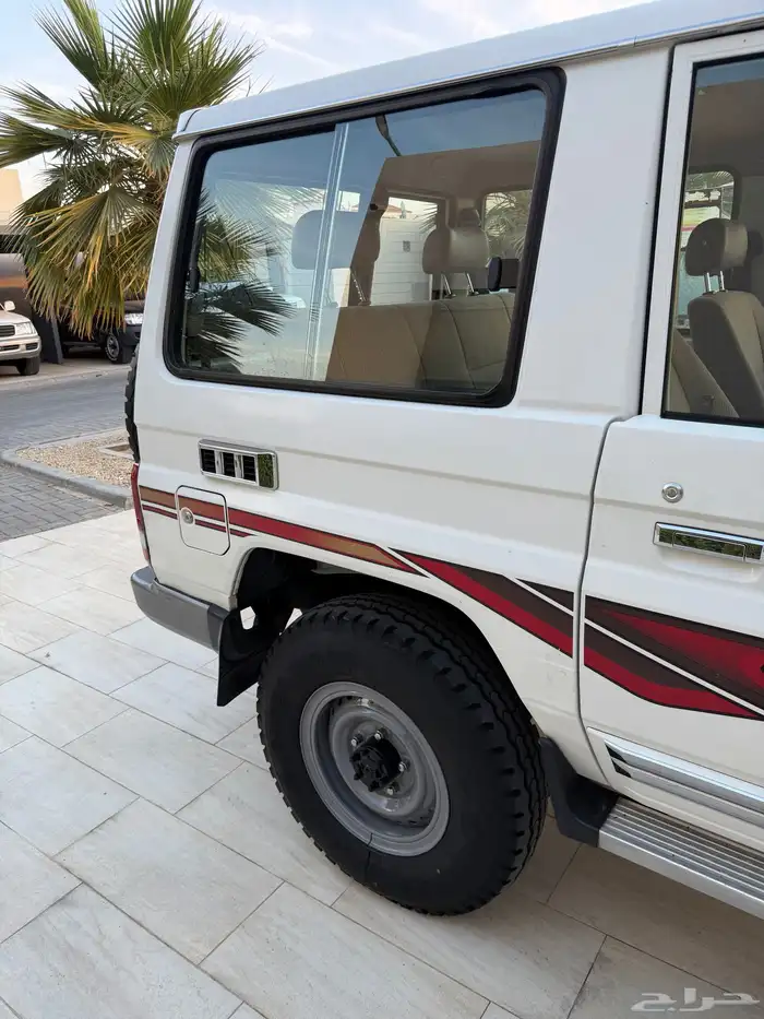 ربع تويوتا 2016 بريمي فل كامل ونش 8