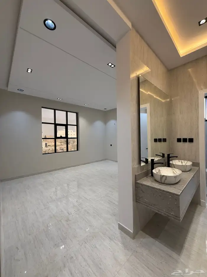 للبيع روف 9 غرف طريق أبها الخميس مقابل نادي ضمك بسعر 750الف 6