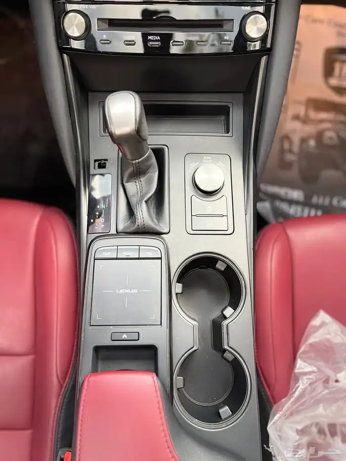 لكزس-IS300-2023(ممشي39الف) 27