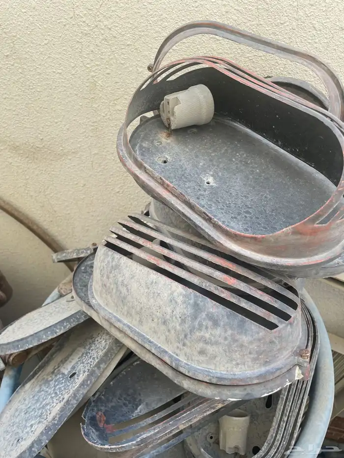 لمبات خارجيه العدد 10 مستخدمه 0