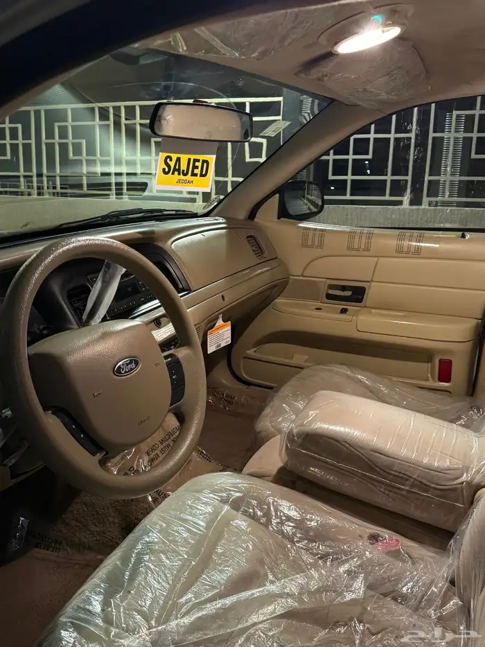 فورد فكتوريا بوليسي 2011 ( مخزن ) 10