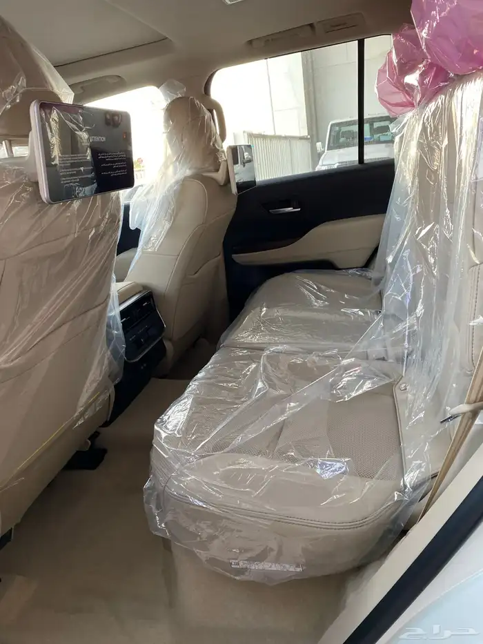 تويوتا لاندكروزر GXR 2025 رقم 4 سعودي بطاقه جمركيه 15