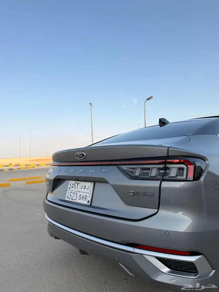 فورد تورس 2024 فل كامل تيتانيوم 36