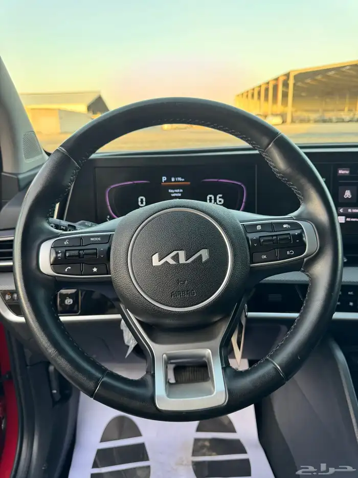 للبيع كيا سبورتاج 2024 - نص فل - دبل محرك 1.6 11