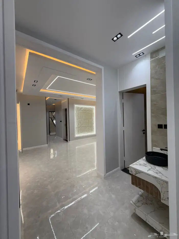 للبيع شقق سكنية فاخرة بموقع مميز ومكتمل الخدمات شرق الخميس 23