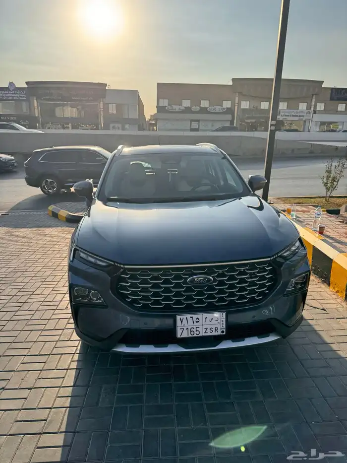 فورد تيتوري تيتانيوم ازرق للبيع 2023 صيانه مدفوعه ال 100 كم 0