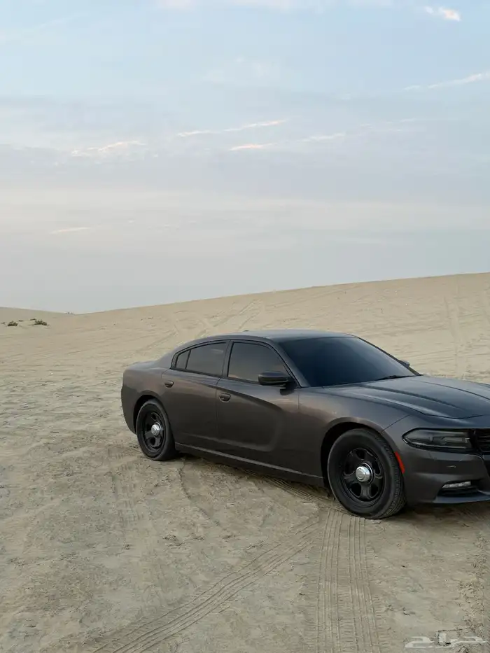 تشارجر 2017 6 سلندر شاشه كبيره 2