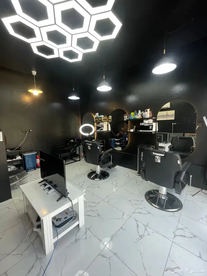 حلاق للتقبيل 1