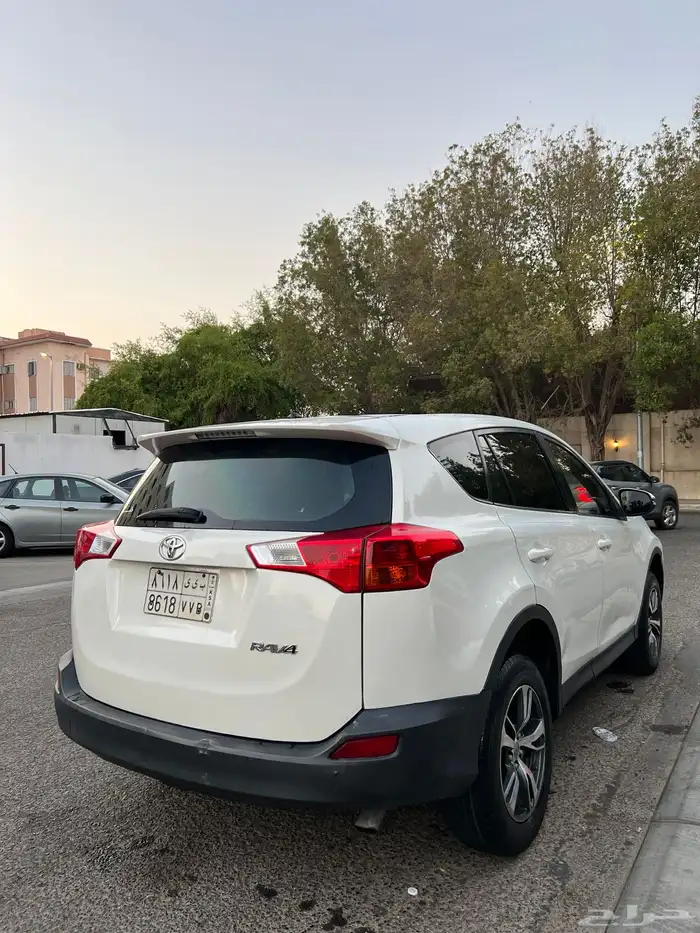 للبيع تايوتا راف فور ابيض نظيف 2