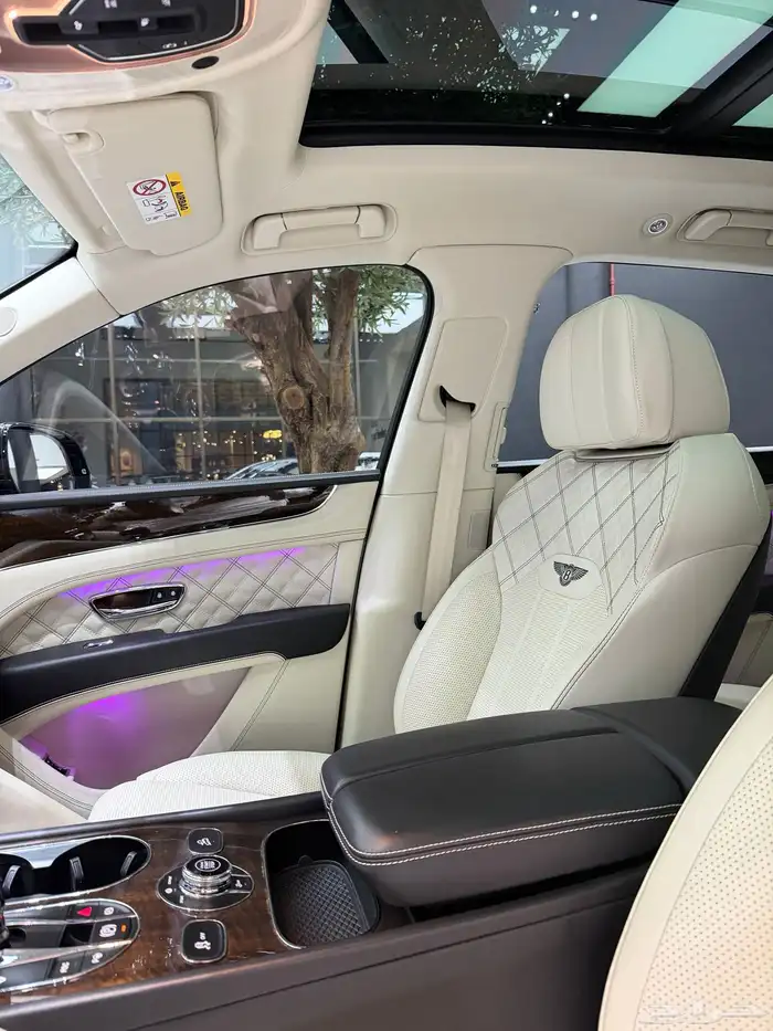 بنتلي بنتياقا 2021 عداد 54 الف بحالة الوكالة 11