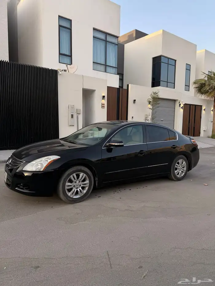 Nissan.-ALTIMA.-2011 0