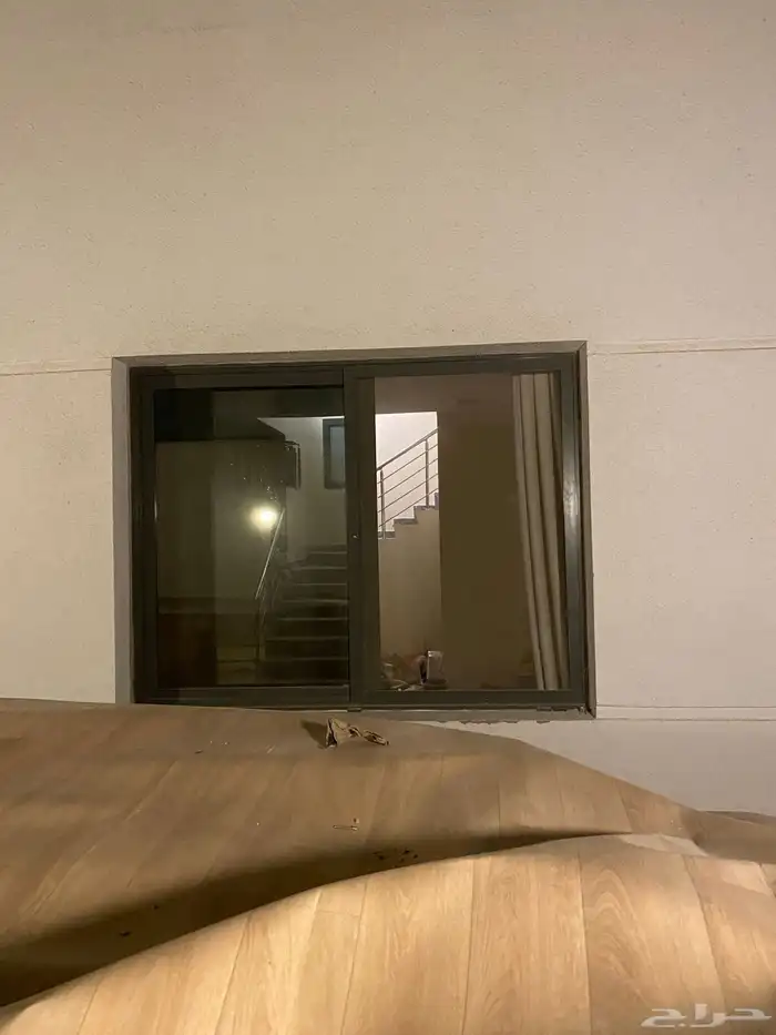 نافذه للبيع المنيوم وزجاج 0