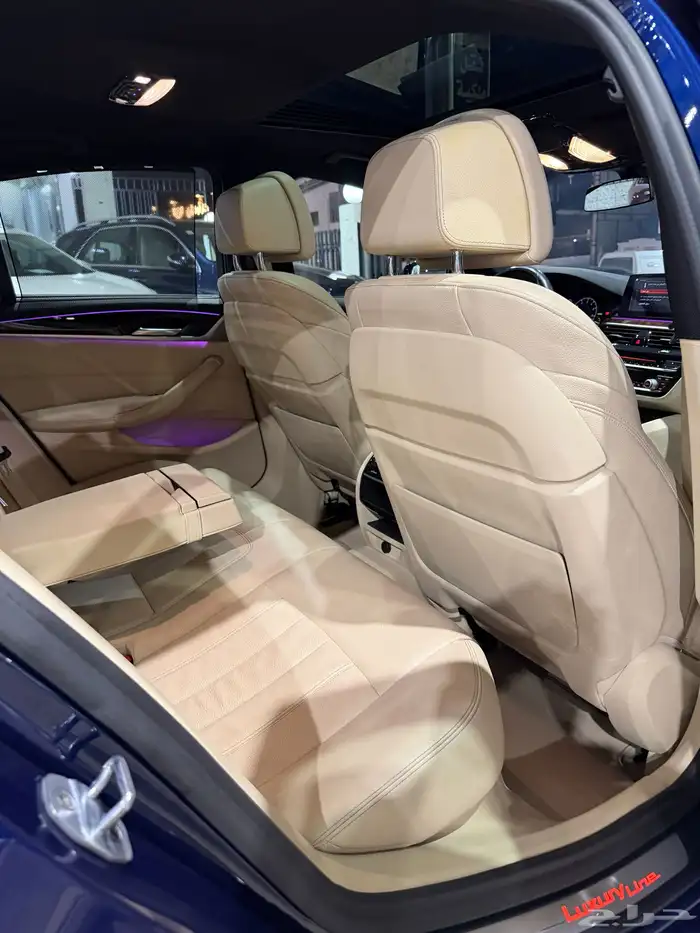 بي ام دبليو الفئة الخامسة 520i 2019 21