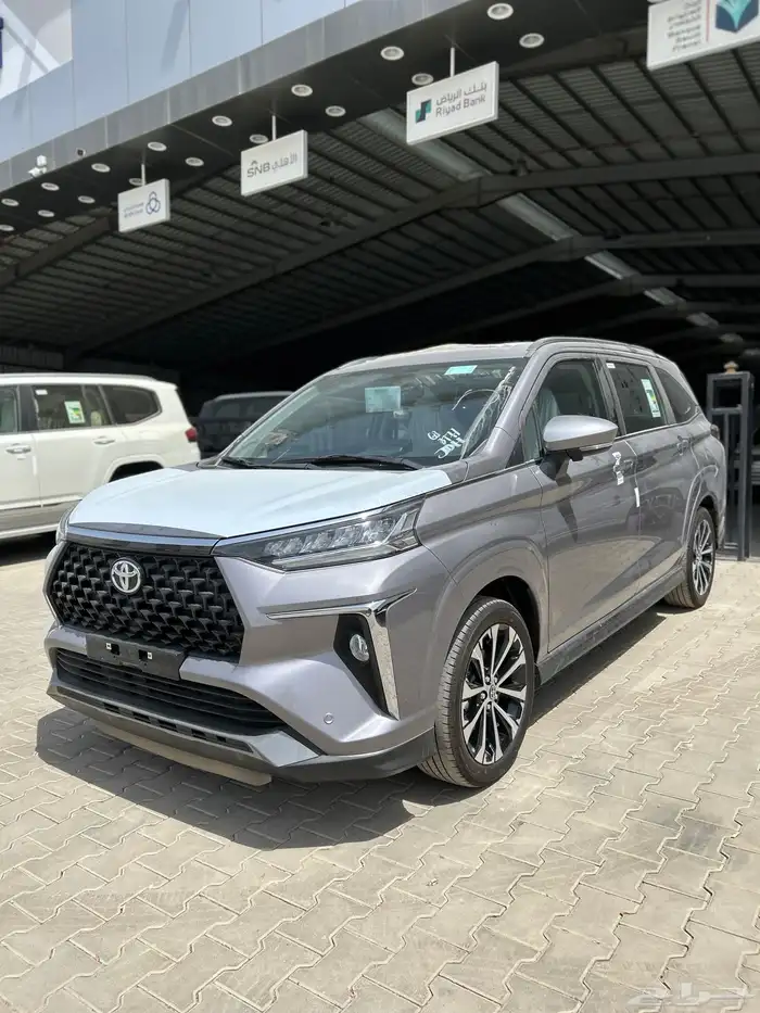 تويوتا فيلوز GLX فل كامل 2025 بنزين رصاصي 70750شامل الضريبة 2