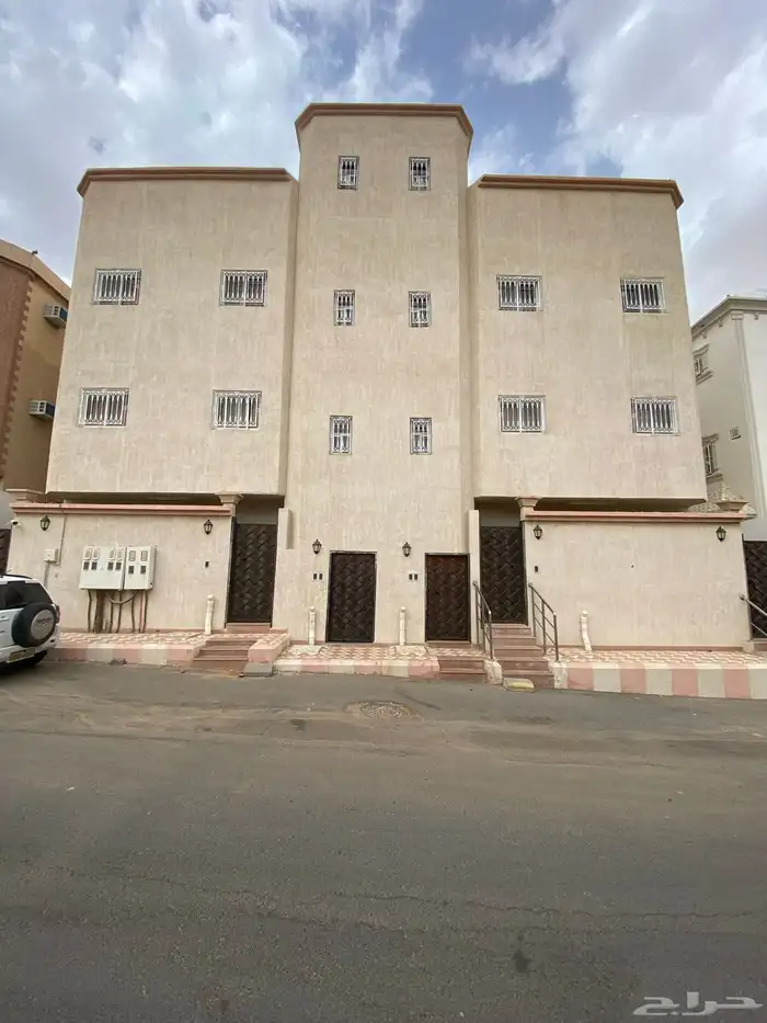 شقة بلاطة شبه جديدة للإيجار - حي العريسة الشمالي 0