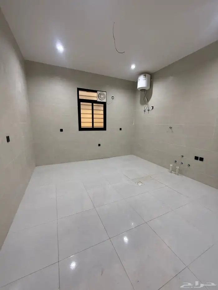 للبيع دور مستقل ارض كامله طريق الصناعيه خميس مشيط 850الف 7