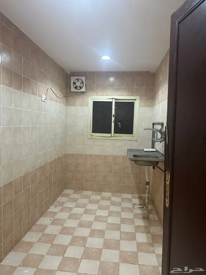 استراحة للإيجار حي الوادي 6