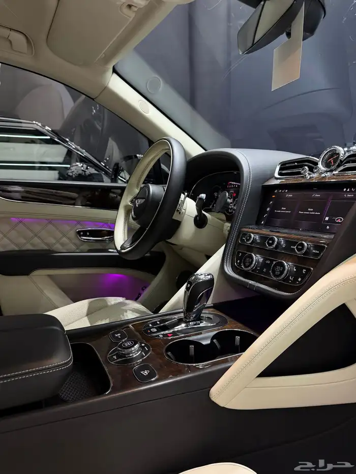 بنتلي بنتياقا 2021 عداد 54 الف بحالة الوكالة 18