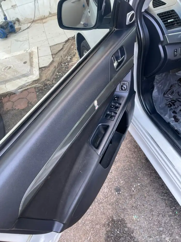 متسوبيشي لانسر GT اعلي فئة للبيع 12