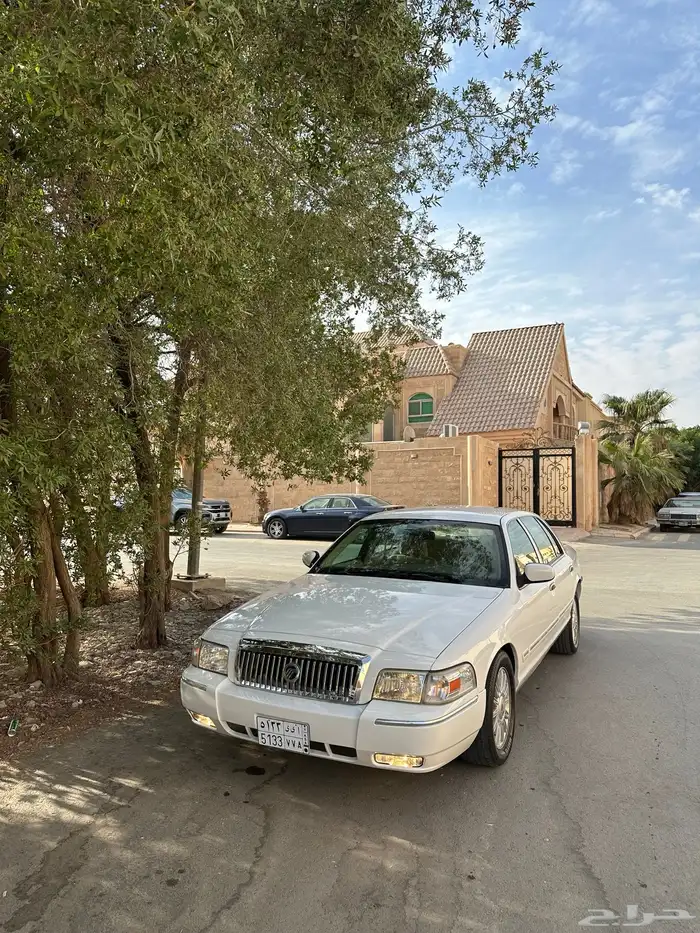 فورد ماركيز 2010 ابيض نظيف 1