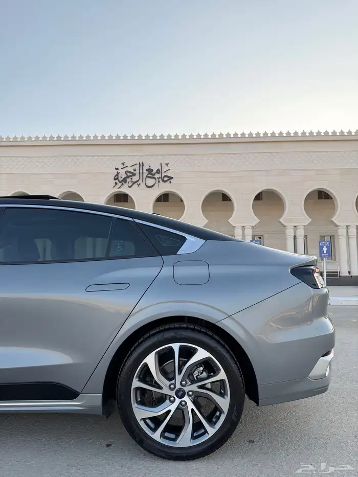 فورد تورس 2024 فل كامل تيتانيوم 27