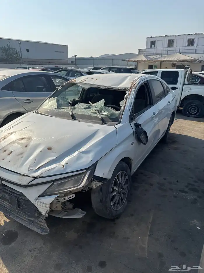 سيارات مصدومه 21