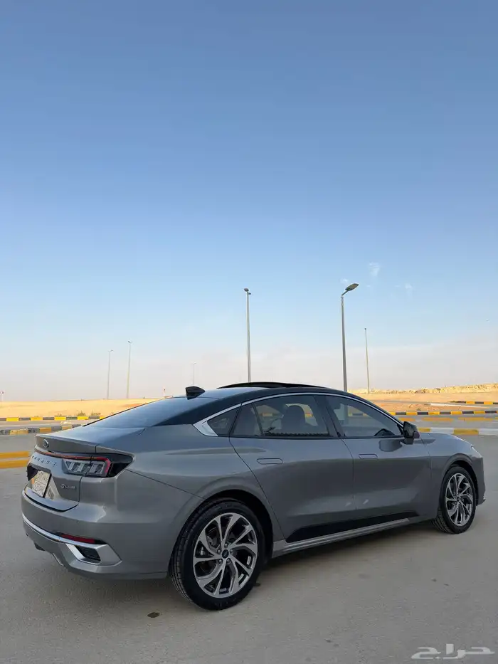 فورد تورس 2024 فل كامل تيتانيوم 17