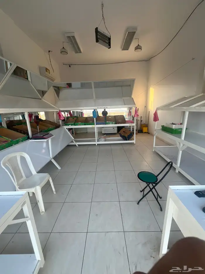 محل للتقبيل خضار في الجموم 4