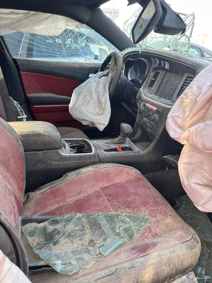 سيارات مصدومه 44