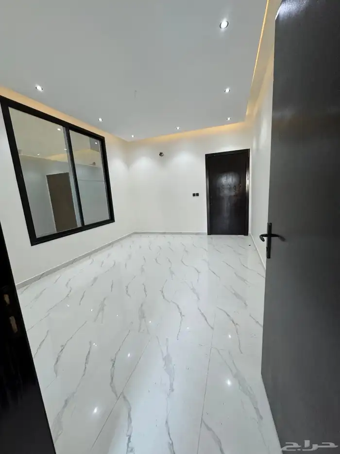 للبيع فيلا حي العزيزيه الخبر مساحه 480 م 12