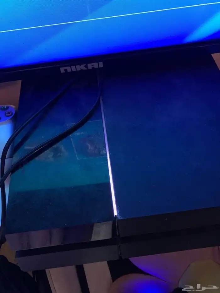 سوني فور مع شاشة 32 بوصة ويدتين 3