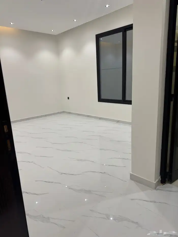 للبيع فيلا حي العزيزيه الخبر مساحه 480 م 24