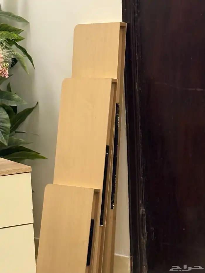 ثلاثه رفوف خشبيه 1