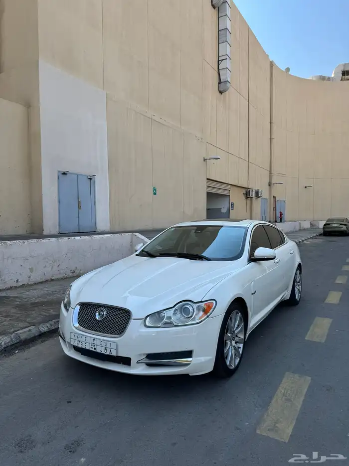 جاكوار XF 2010 1