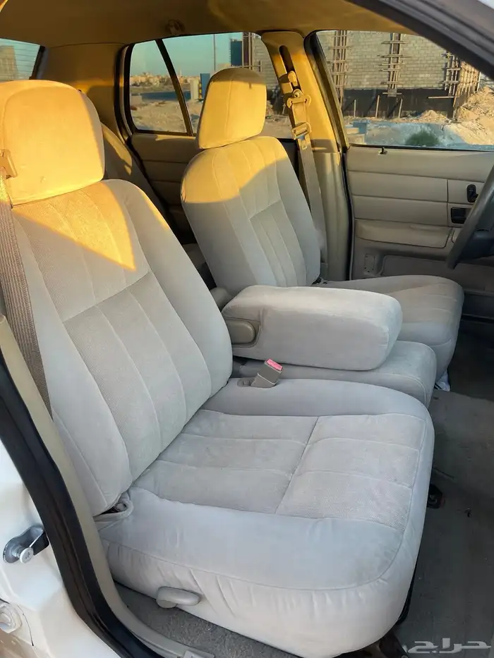 فورد فيكتوريا 2006 5