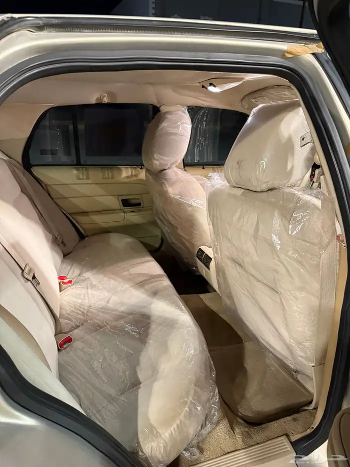 فورد فكتوريا بوليسي 2011 ( مخزن ) 16