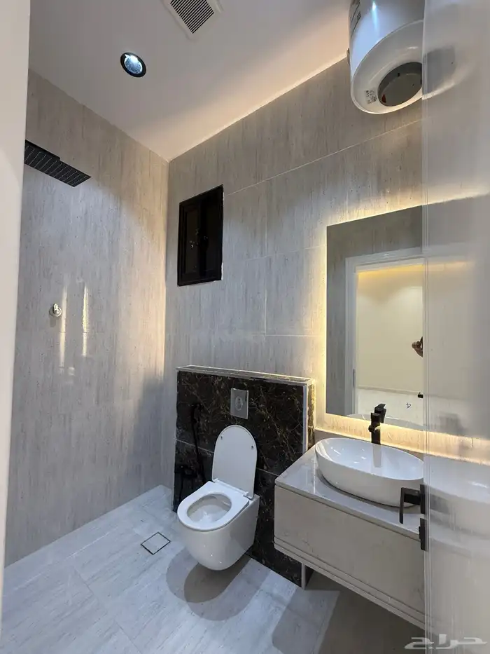 للبيع روف علوي بملحق وشقه ارضيه ببايكة سيارة مقابل نادي ضمك 19