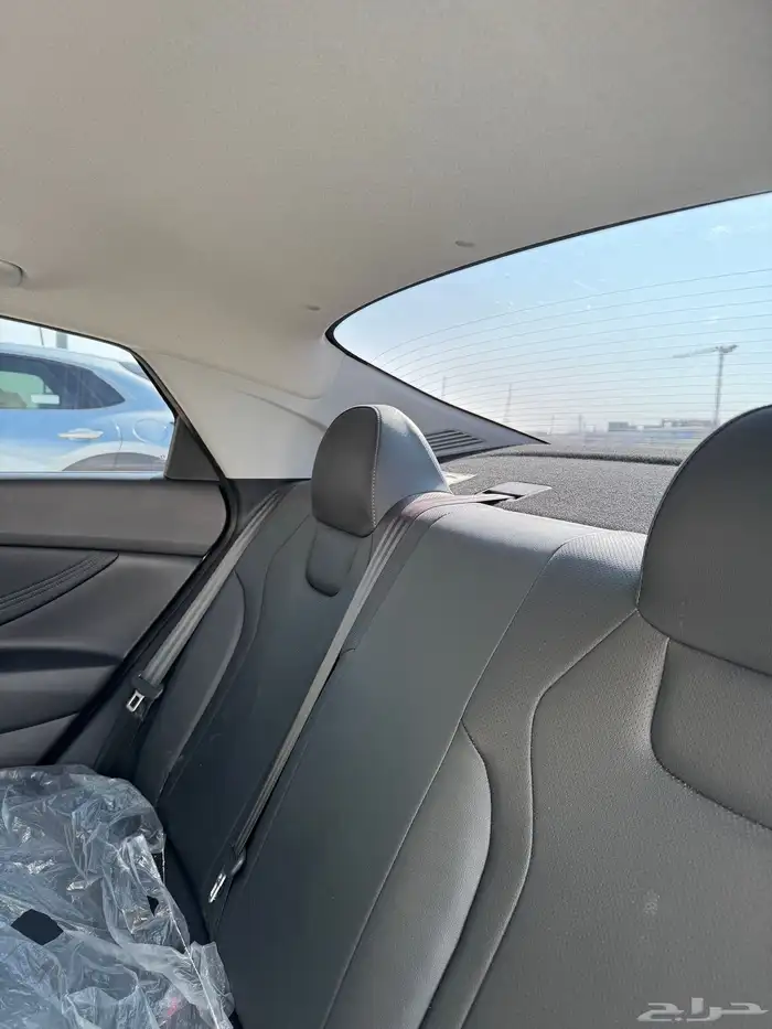 الانترا 2025 ابيض 7