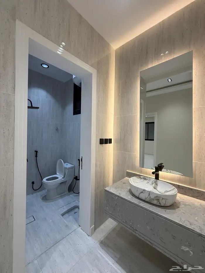 للبيع روف علوي بملحق وشقه ارضيه ببايكة سيارة مقابل نادي ضمك 33