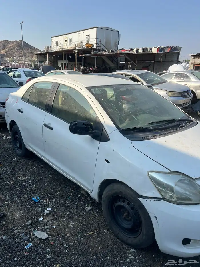 لبيع قطع غيار يارس 2008 4