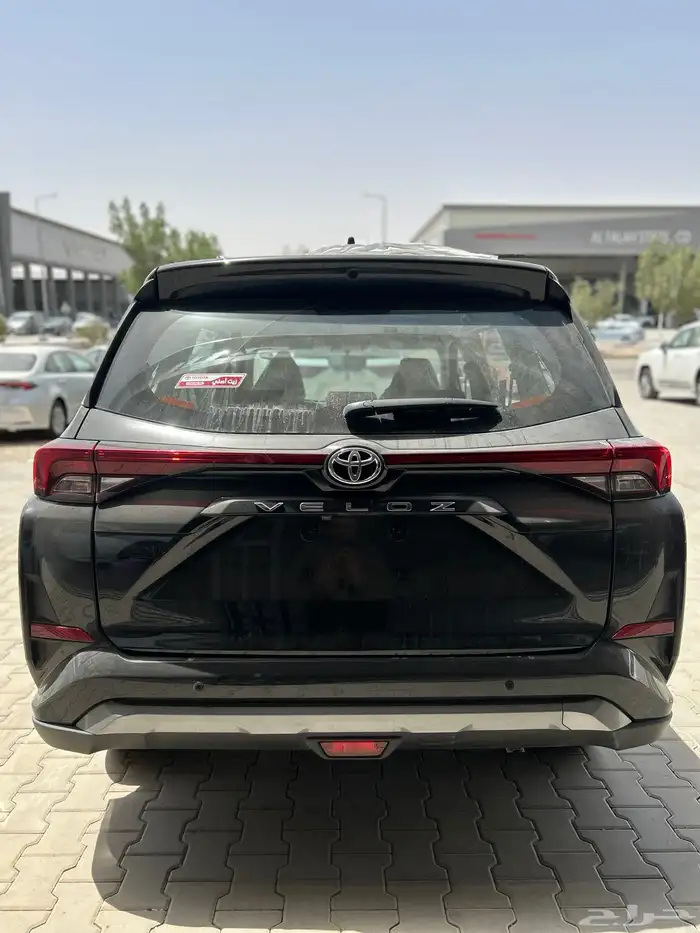 تويوتا  فيلوز GLXبنزين فل كامل 2025 اسود 72250 شامل الضريبة 3