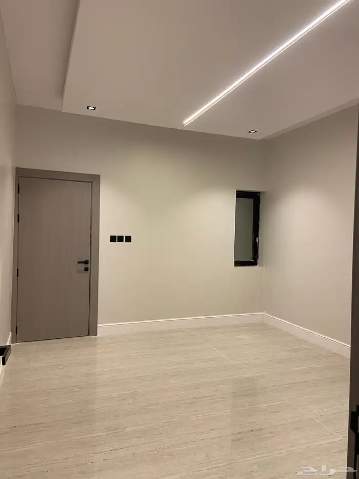 اللابيع شقه ارضيه حوش وكراج في حي الندى جديده 8